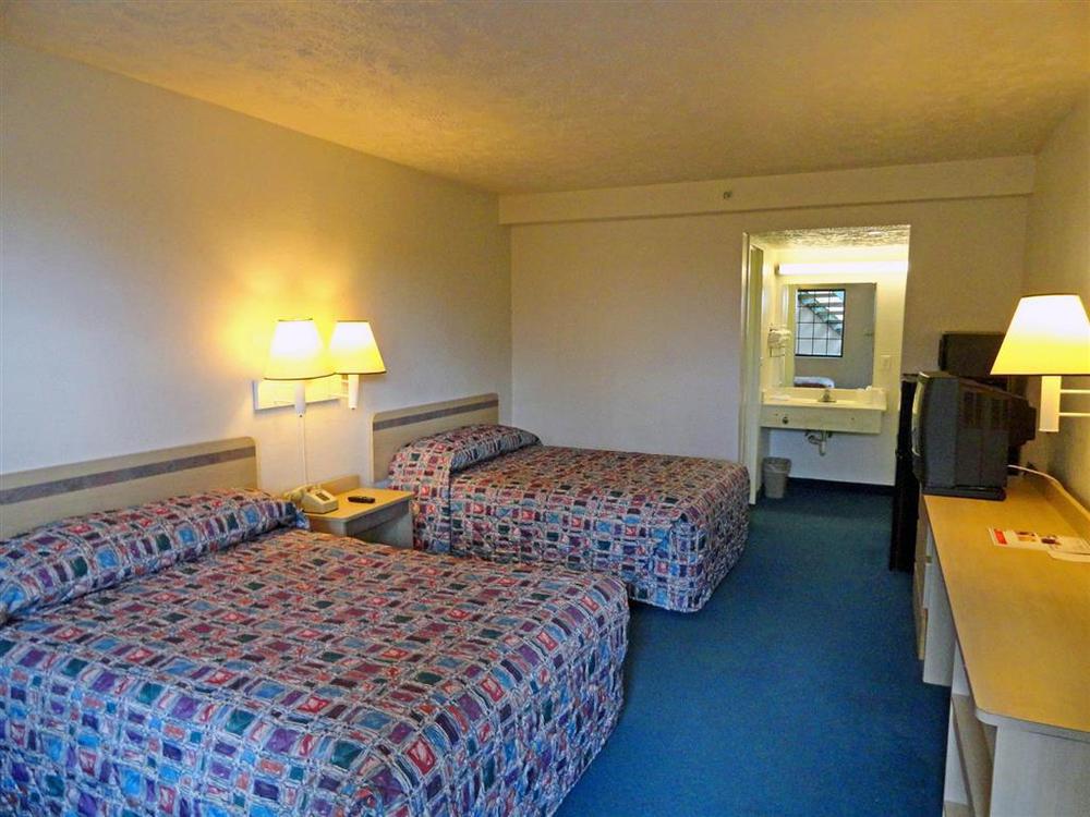 Days Inn By Wyndham Indianapolis South Room photo